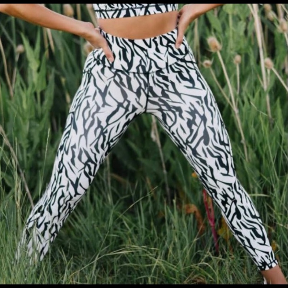 Zyia Leggings